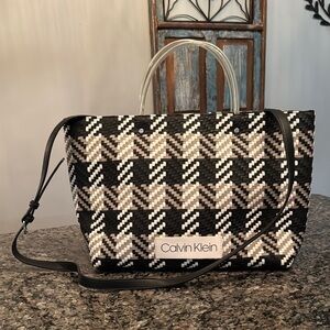 Calvin Klein woven Black taupe and White Chevron large Tote EUC
